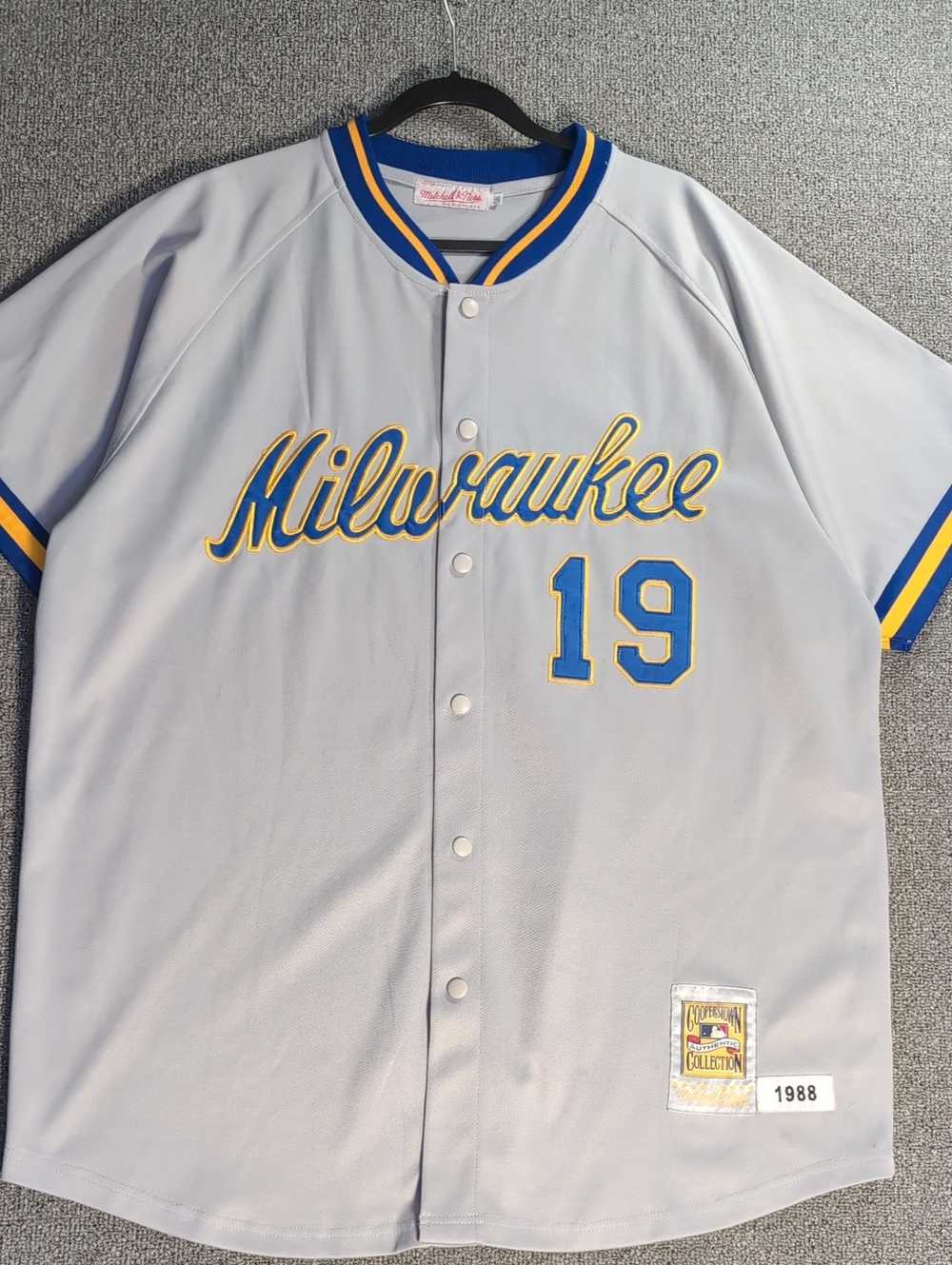 Mitchell & Ness Milwaukee Brewers 1988 #19 Robin Yount Road Jersey Size 56 XXL